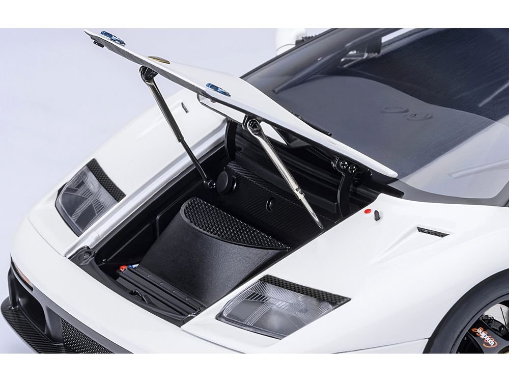 Lamborghini Diablo GTR Impact White 1/18 Model Car by Autoart view 3