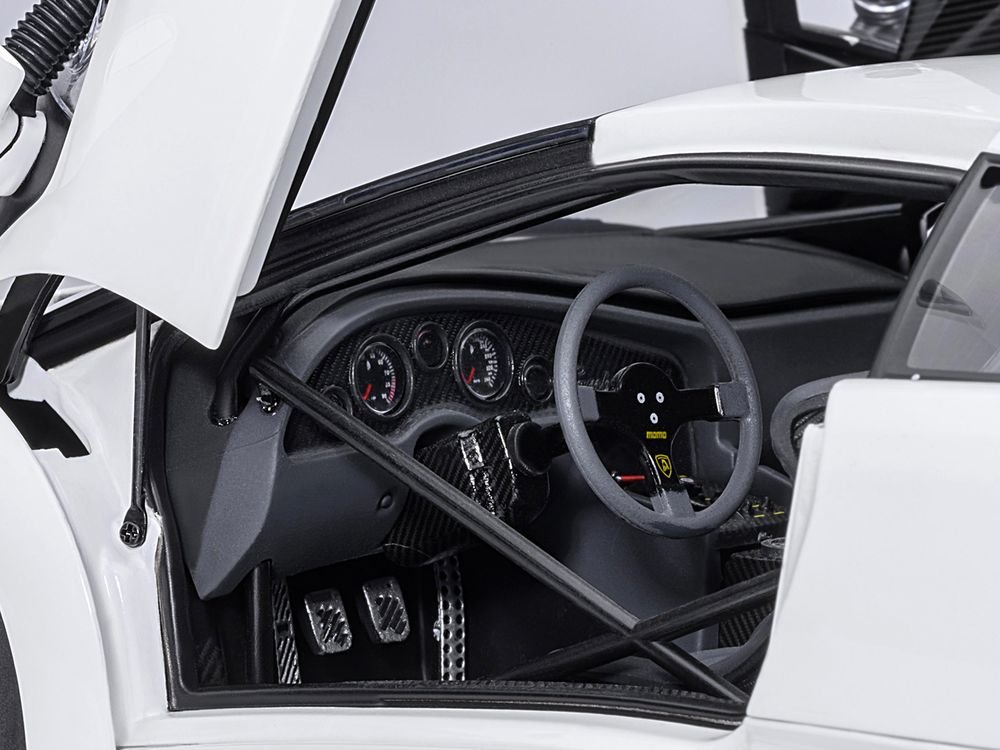 Lamborghini Diablo GTR Impact White 1/18 Model Car by Autoart view 4