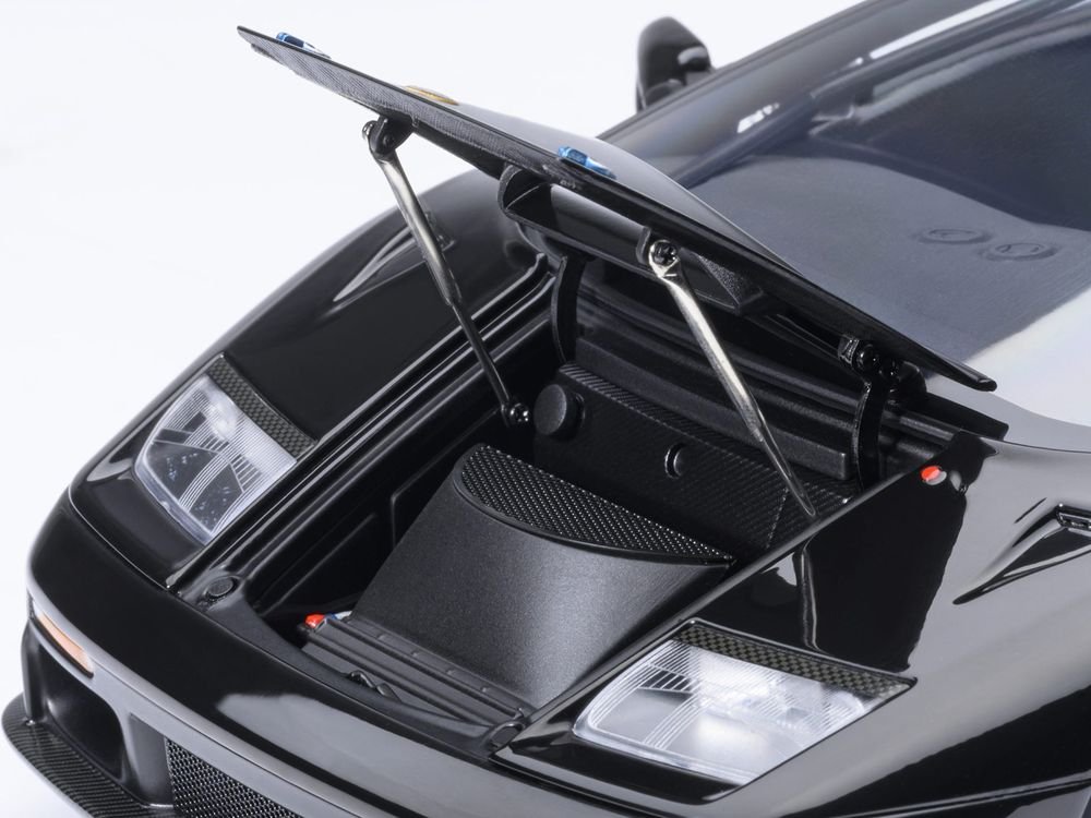 Lamborghini Diablo GTR Deep Black 1/18 Model Car by Autoart view 3