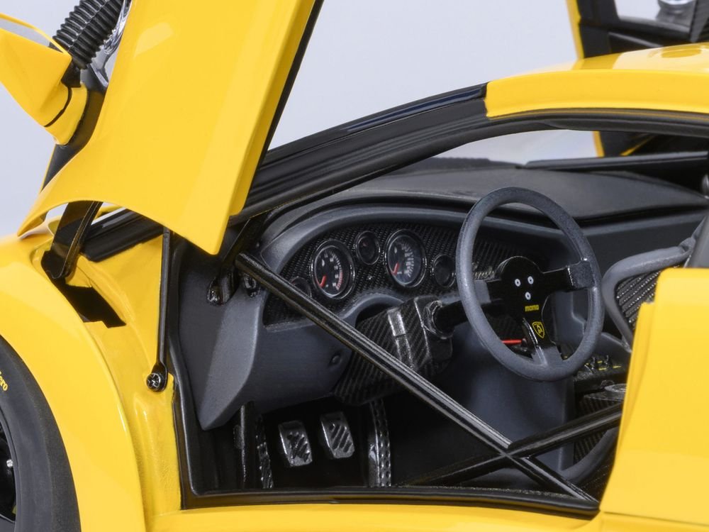 Lamborghini Diablo GTR Superfly Yellow 1/18 Model Car by Autoart view 4