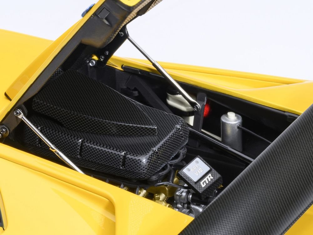 Lamborghini Diablo GTR Superfly Yellow 1/18 Model Car by Autoart view 5