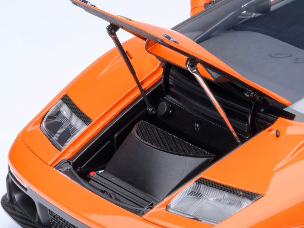 Lamborghini Diablo GTR Arancio Ishtar Orange 1/18 Model Car by Autoart view 3