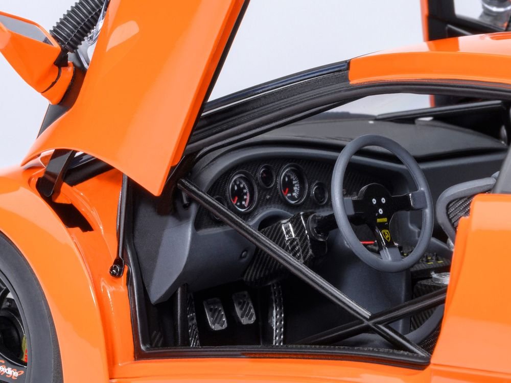 Lamborghini Diablo GTR Arancio Ishtar Orange 1/18 Model Car by Autoart view 4