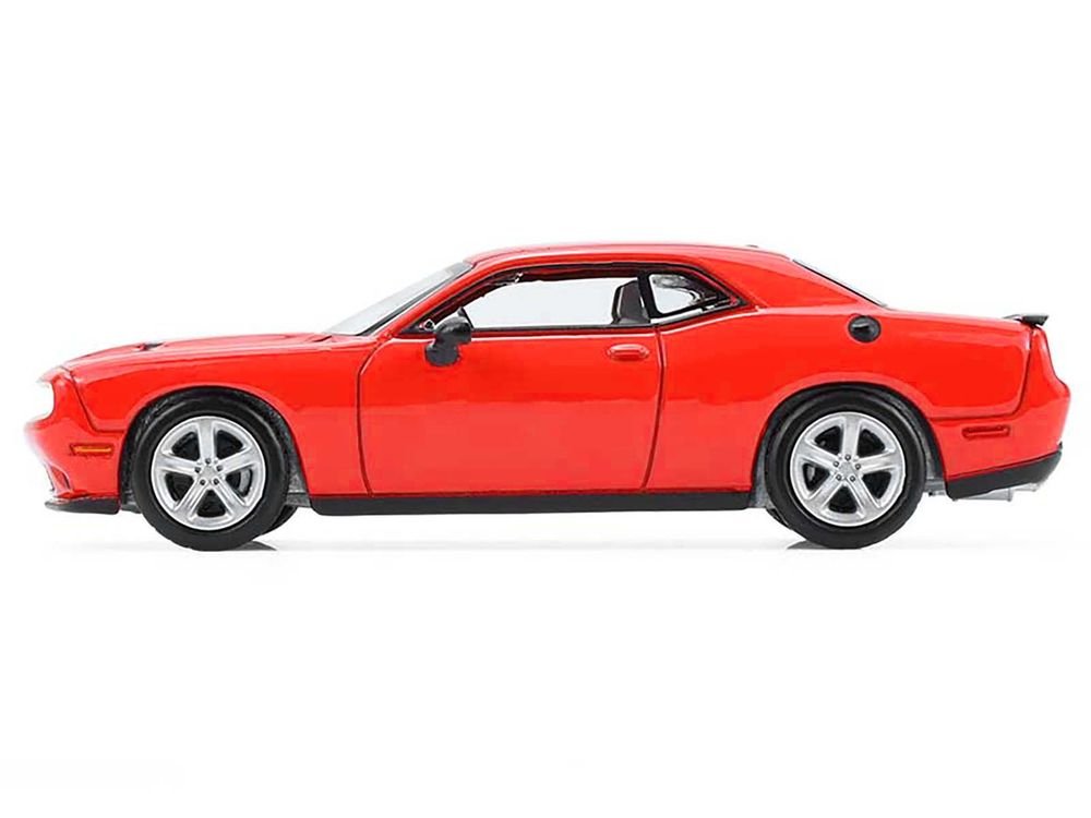 2016 Dodge Challenger RT Torred "GreenLight Muscle" Series 30 1/64 Diecast Model Car by Greenlight view 2