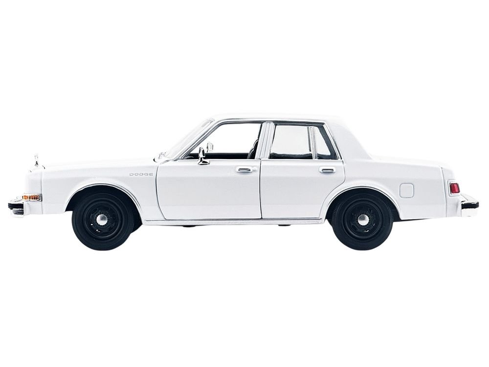 1986 Dodge Diplomat Police Car Unmarked White "Custom Builder's Kit" Series 1/24 Diecast Model Car by Motormax view 3