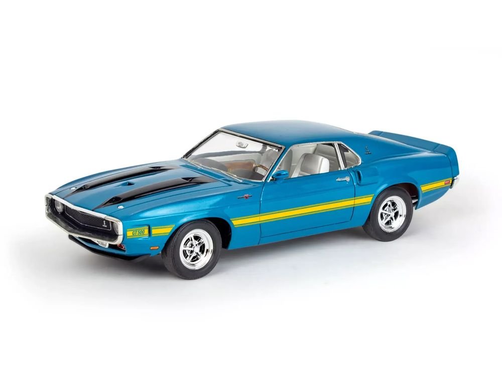 Level 4 Model Kit 1970 Shelby GT-500 1/25 Scale Model by Revell view 2