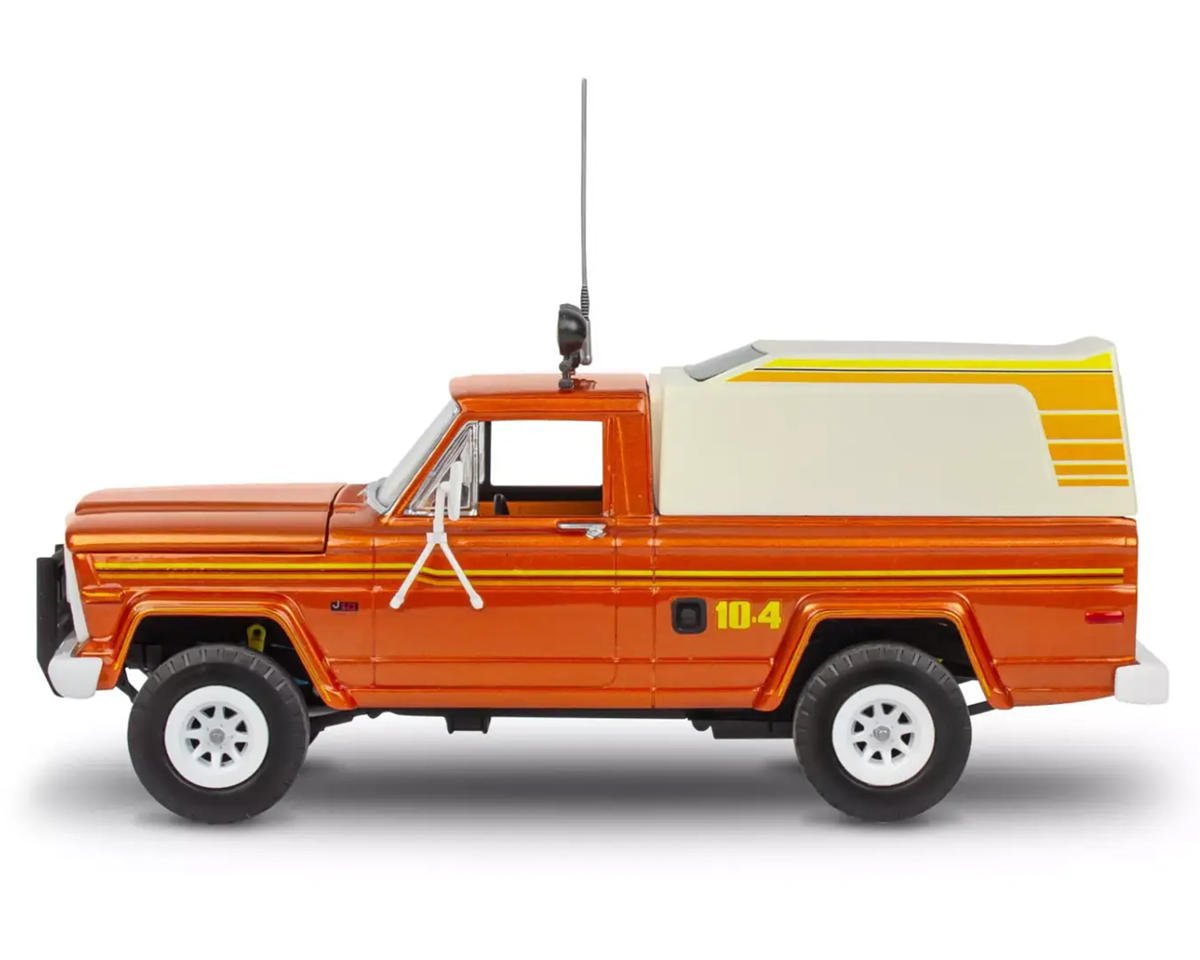Level 4 Model Kit 1979 Jeep J-10 Pickup Truck with Camper Top 1/24 Scale Model by Revell view 4