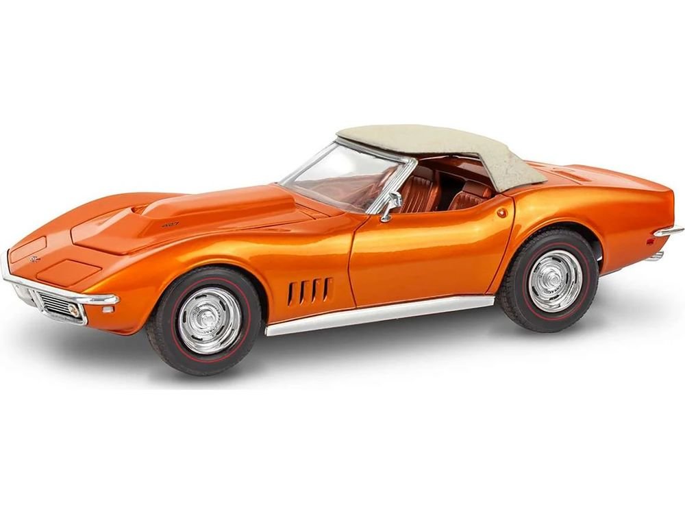 Level 4 Model Kit 1968 Chevrolet Corvette L/88 Convertible 2-in-1 1/25 Scale Model by Revell view 2