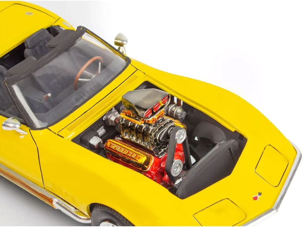 Level 4 Model Kit 1968 Chevrolet Corvette L/88 Convertible 2-in-1 1/25 Scale Model by Revell view 5