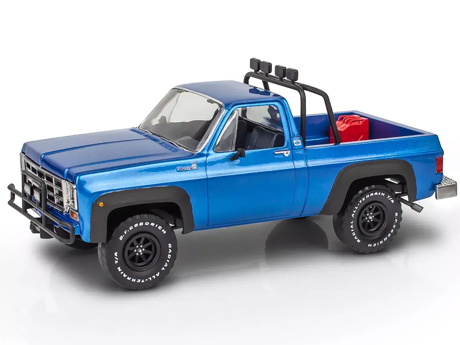 Level 3 Model Kit 1978 Chevrolet Off-Road 4x4 Pickup Truck and "Malibu Grand Prix" Virage with Trailer "Fantasy Formula" 1/25 Scale Model by Revell view 5