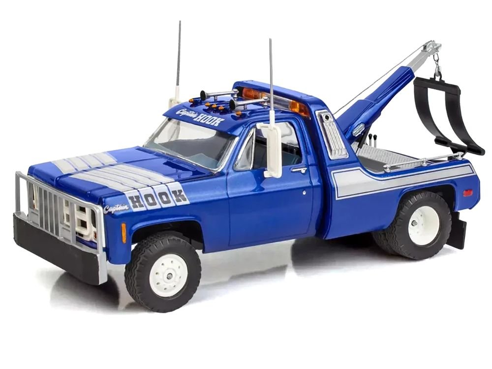 Level 4 Model Kit 1979 GMC Wrecker Tow Truck "Captain Hook" 1/25 Scale Model by Revell view 2