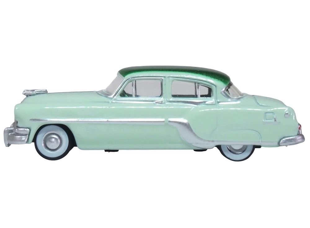 1954 Pontiac Chieftain 4 Door Shannon Green with Brookmere Green Top 1/87 (HO) Scale Diecast Model Car by Oxford Diecast view 2