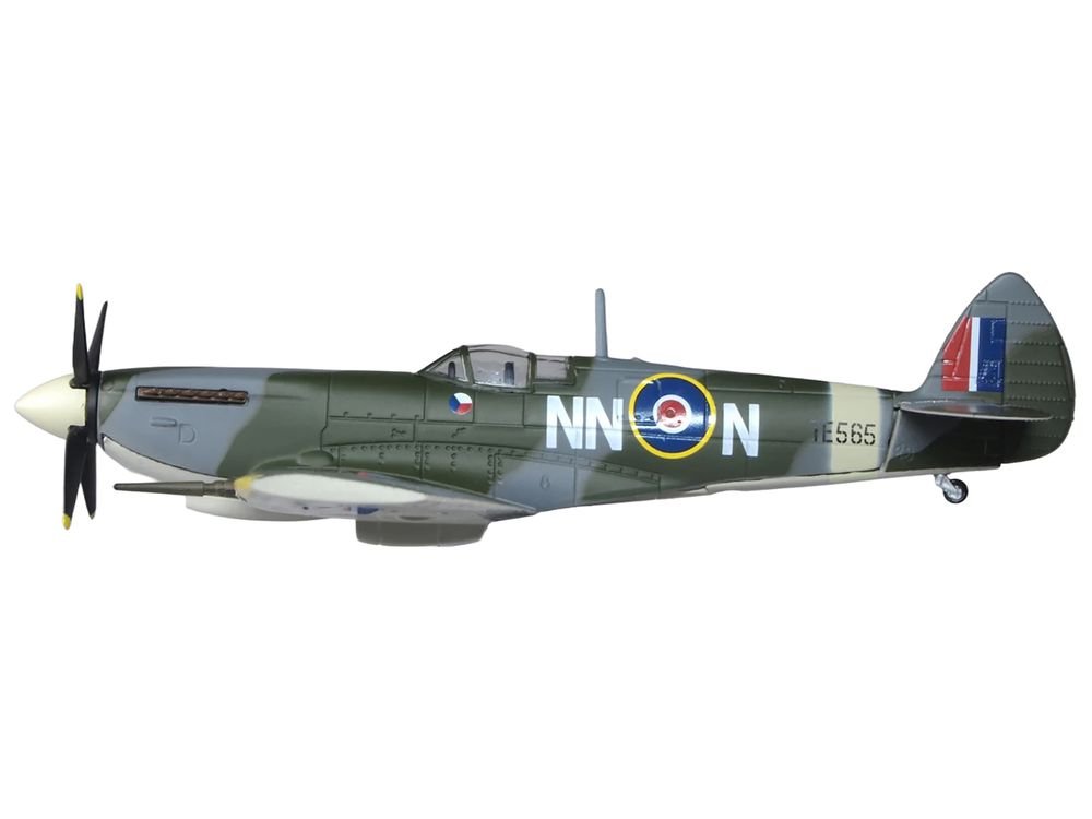 Supermarine Spitfire LF MK IXe Fighter Aircraft "TE565 10th (Czech) Fighter Squadron RAF Manston" Royal Air Force 1/72 Diecast Model Airplane by Oxford Diecast view 2