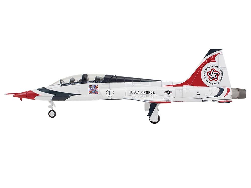 Northrop T-38 NASA Aircraft "#1 Thunderbirds Bicentennial Scheme" (1976) United States Air Force "Air Power Series" 1/72 Diecast Model by Hobby Master view 2