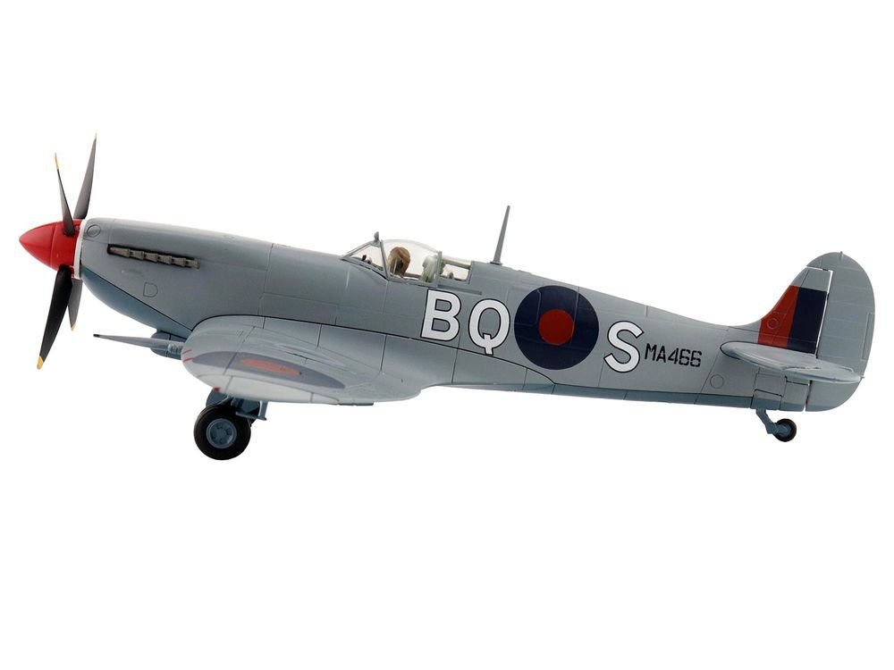 Supermarine Spitfire Mk IXc Fighter Aircraft "MA466 BQ-S No. 451 Squadron Corsica" (1944) Royal Australian Air Force "Air Power Series" 1/48 Diecast Model by Hobby Master view 2