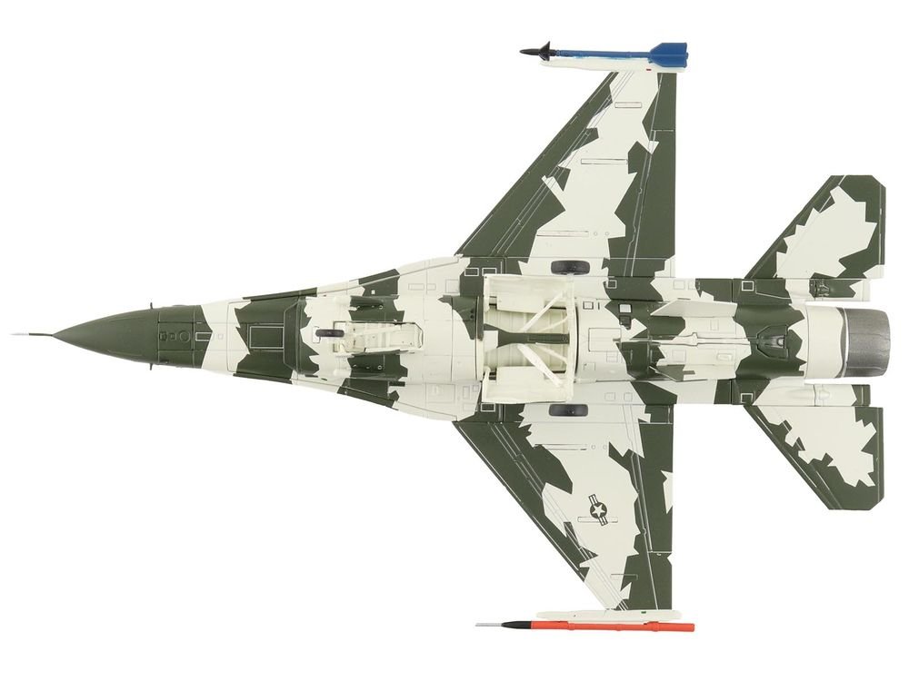 General Dynamics F-16N Fighting Falcon Fighter Aircraft "163269 U.S. Navy Fighter Weapons School" (1990s) United States Marine Corps "Air Power Series" 1/72 Diecast Model by Hobby Master view 4