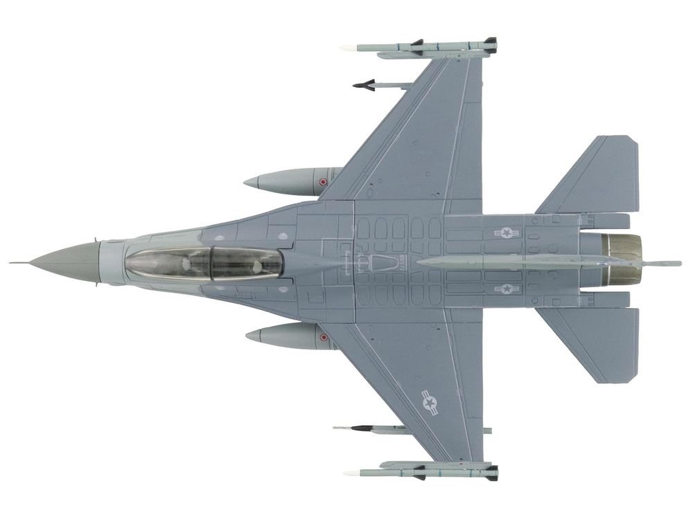 Lockheed F-16D Fighting Falcon Fighter Aircraft "85-1572 Edwards Air Force Base" (2024) United States Air Force "Air Power Series" 1/72 Diecast Model by Hobby Master view 3