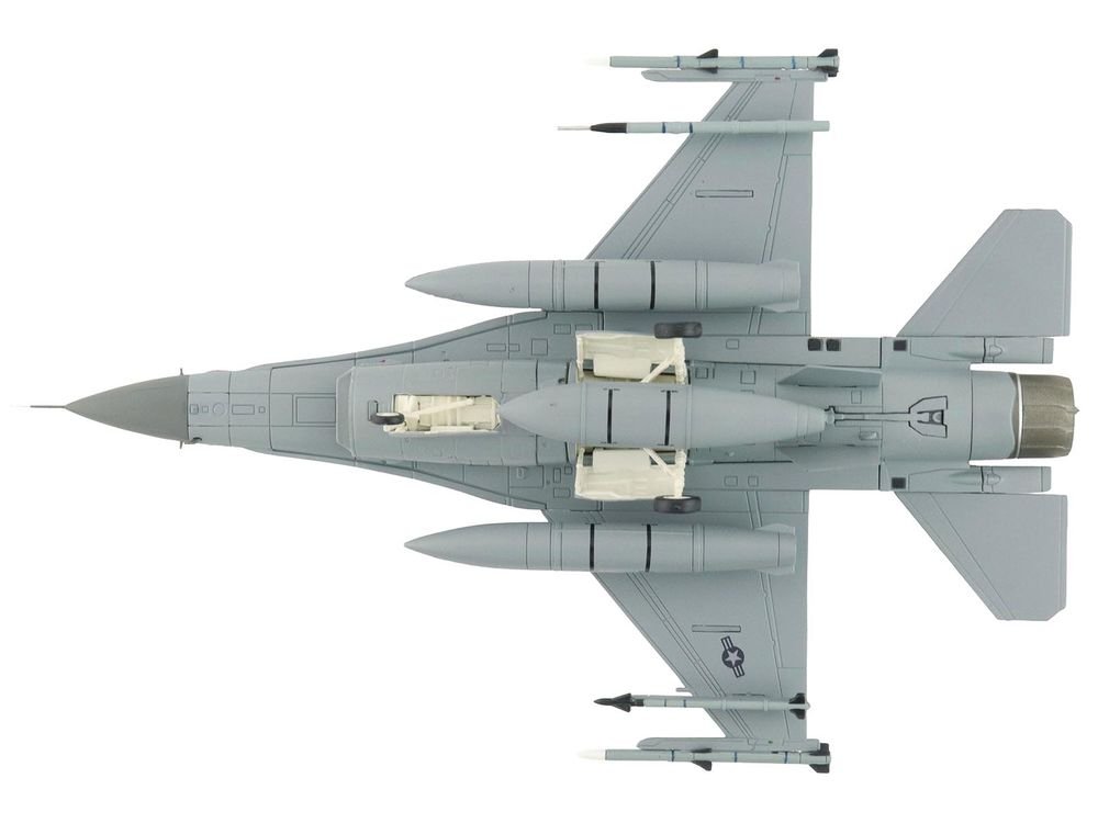 Lockheed F-16D Fighting Falcon Fighter Aircraft "85-1572 Edwards Air Force Base" (2024) United States Air Force "Air Power Series" 1/72 Diecast Model by Hobby Master view 4
