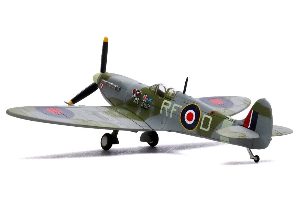 Supermarine Spitfire Mk Vb Fighter Aircraft "EN951 Ace Jan Zumbach No. 303 Polish Kosciuszko Squadron" (1943) Royal Air Force 1/72 Diecast Model by Legion view 3
