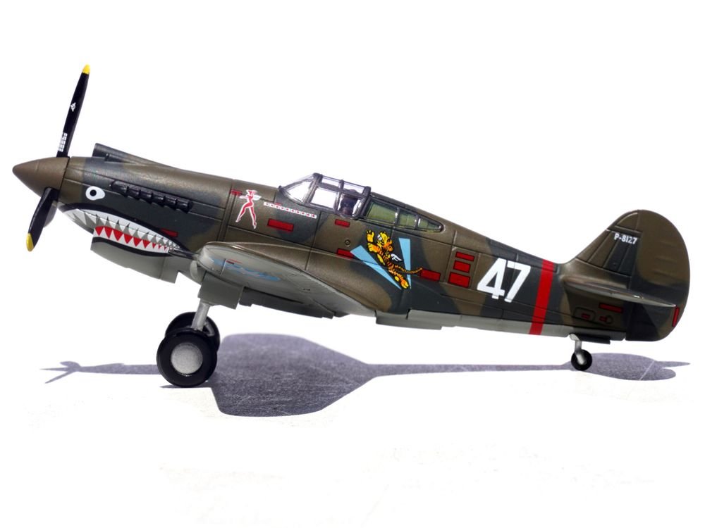 Curtiss P-40B/C Warhawk Fighter Aircraft "White 47 Robert T. Smith 3rd Squadron Hell's Angels Chinese Air Force Burma" (1942) 1st American Volunteer Group 1/72 Diecast Model Airplane by Legion view 2