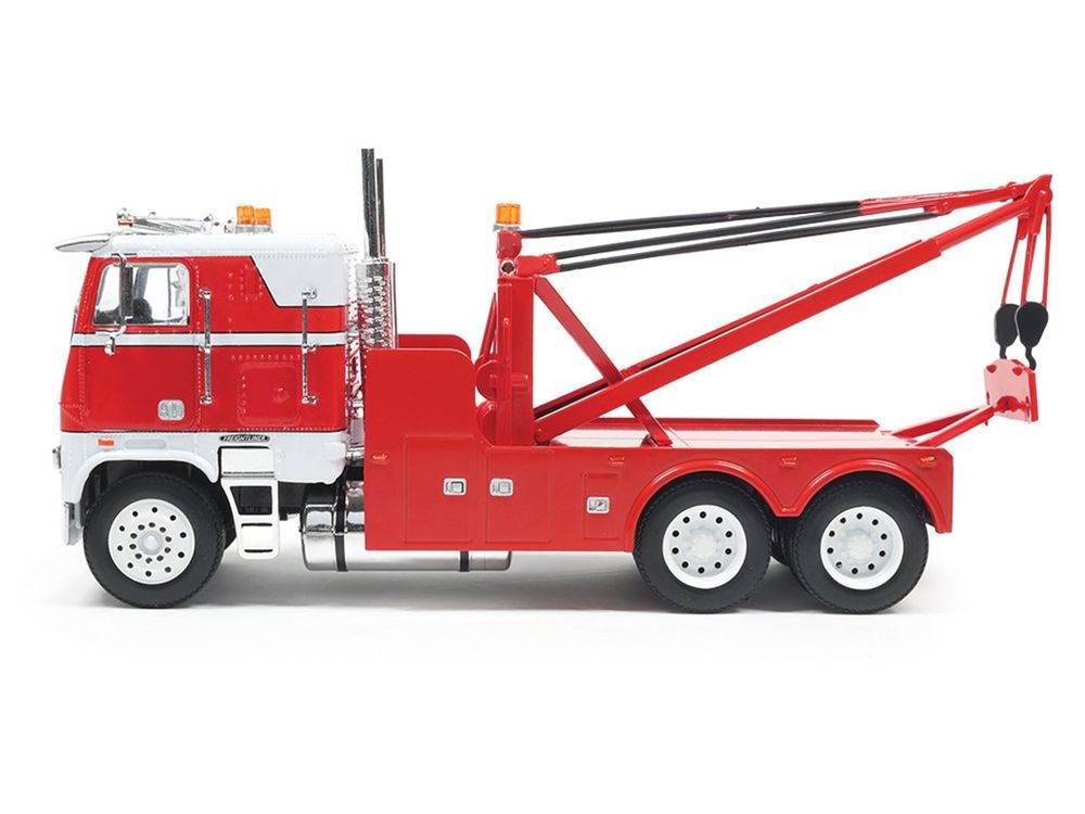 1987 Freightliner FLA Tow Truck Red and White 1/43 Diecast Model by IXO Models view 2