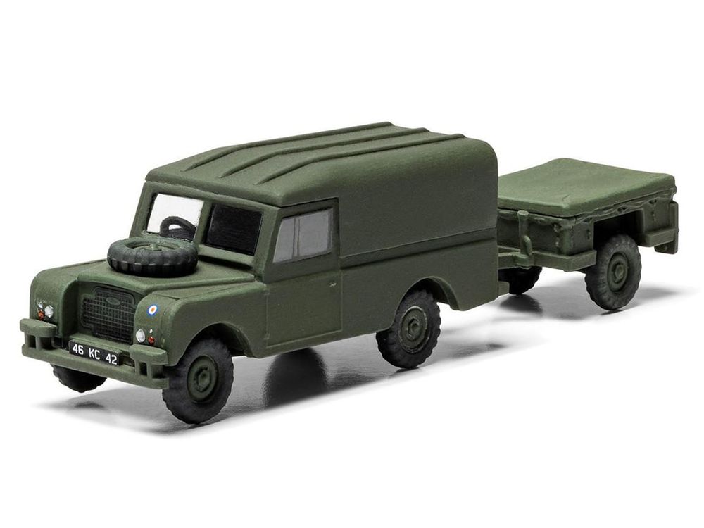 Level 2 Model Kit Land Rover LWB (Hard Top) Truck and Trailer with 2 Scheme Options 1/76 Scale Plastic Model Kit by Airfix view 3