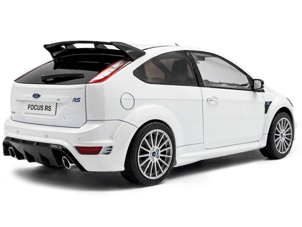 2009 Ford Focus RS MK2 Frozen White 1/18 Diecast Model Car by Solido view 4