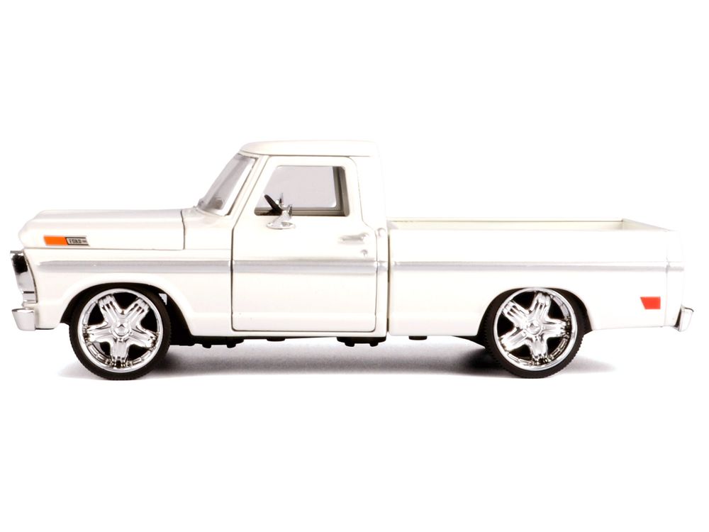 1969 Ford F-100 Pickup Truck Cream "Maxx Design" Series 1/24 Diecast Model Car by Motormax view 3