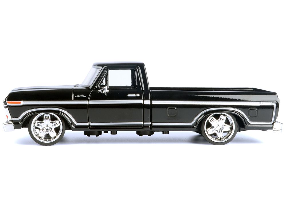1979 Ford F-150 Custom Pickup Truck Black "Maxx Design" Series 1/24 Diecast Model Car by Motormax view 2