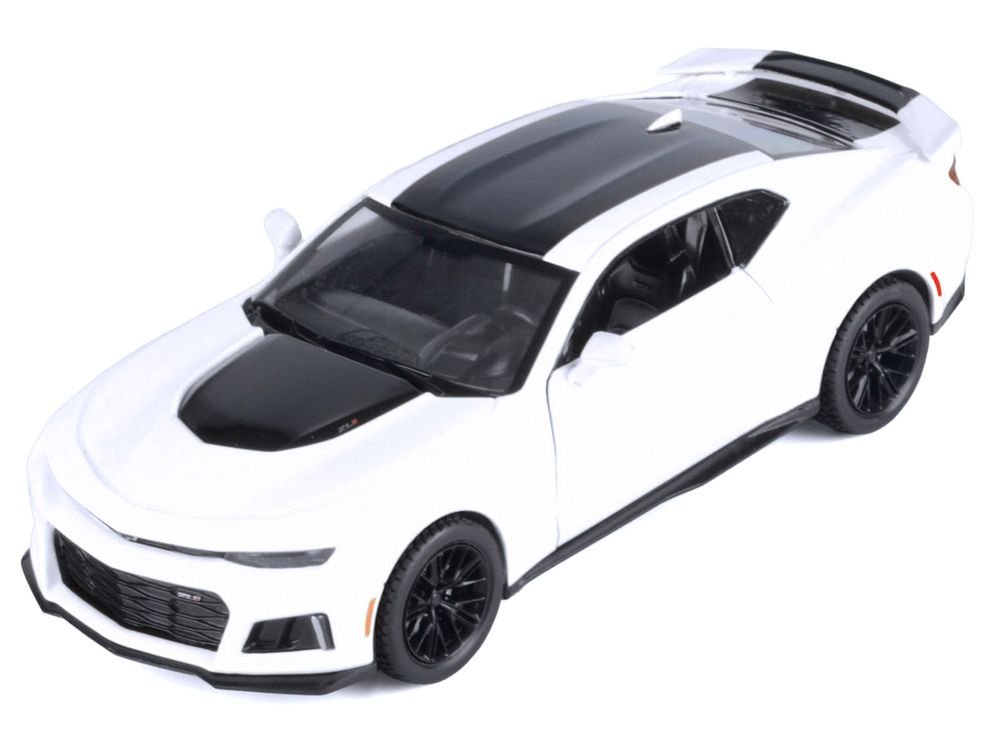 2017 Chevrolet Camaro ZL1 White 1/24 Diecast Model Car by Motormax view 3