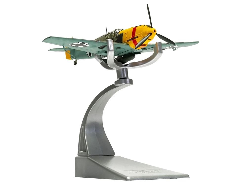 Messerschmitt Bf 109E-4/B Jabo Fighter-Bomber Aircraft "Oberleutnant Walter Rupp 3./JG53 RAF Manston Battle of Britain" (1940) German Luftwaffe "The Aviation Archive" Series 1/72 Diecast Model by Corgi view 3