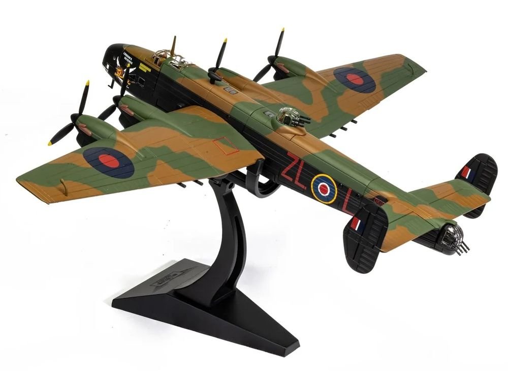 Handley Page Halifax MkV Bomber Aircraft "DK186 London’s Revenge - L for Lana No. 427 Squadron RAF Leeming" (1943) Royal Canadian Air Force "The Aviation Archive" Series 1/72 Diecast Model by Corgi view 3