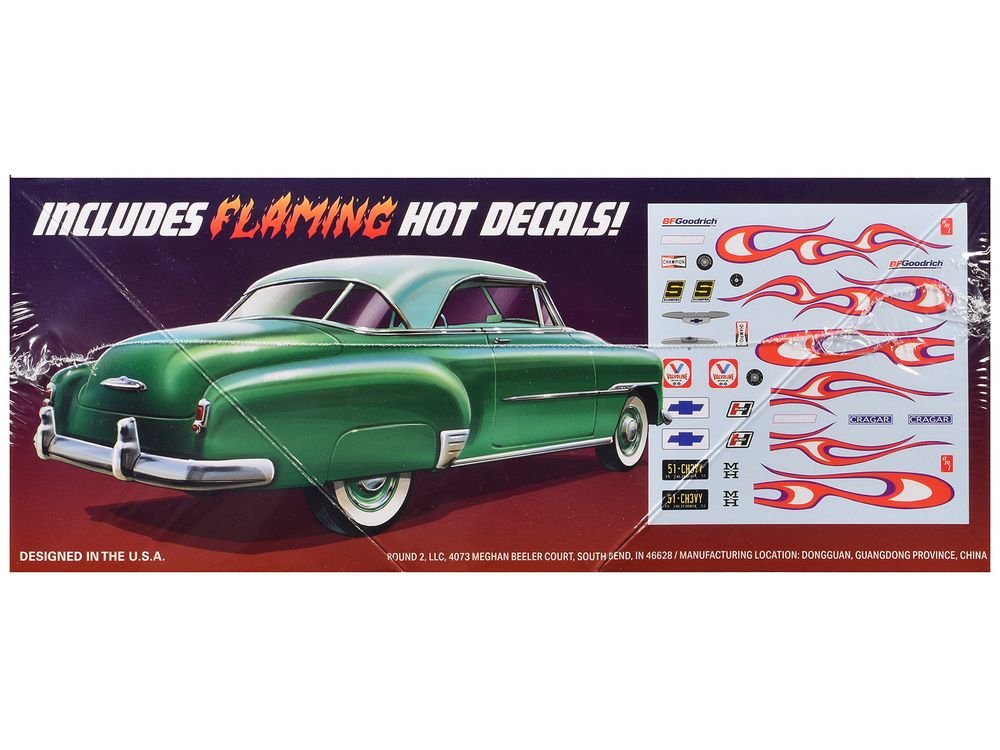 Skill 2 Model Kit 1951 Chevrolet Cruiser 3-in-1 Kit 1/25 Scale Model by AMT view 2