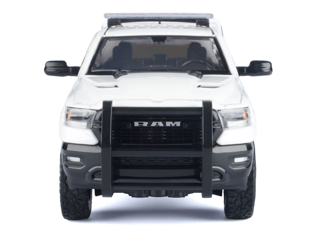 2019 RAM 1500 Laramie Crew Cab Pickup Truck with Truck Bed Camper White "Custom Builder's Kit" Series 1/24-1/27 Diecast Model Car by Motormax view 3