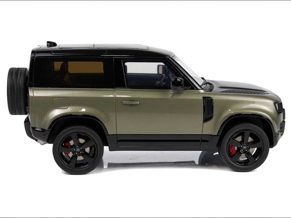 2021 Land Rover Defender 90 P400 X-Dynamic HSE Pangea Green Metallic 1/18 Model Car by GT Spirit view 3