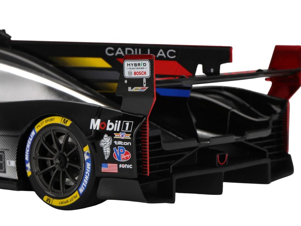 Cadillac V-Series.R #40 Louis Deletraz - Kamui Kobayashi - Jordan Taylor "Cadillac Wayne Taylor Racing" IMSA "24 Hours of Daytona" (2025) 1/18 Model Car by Top Speed view 4