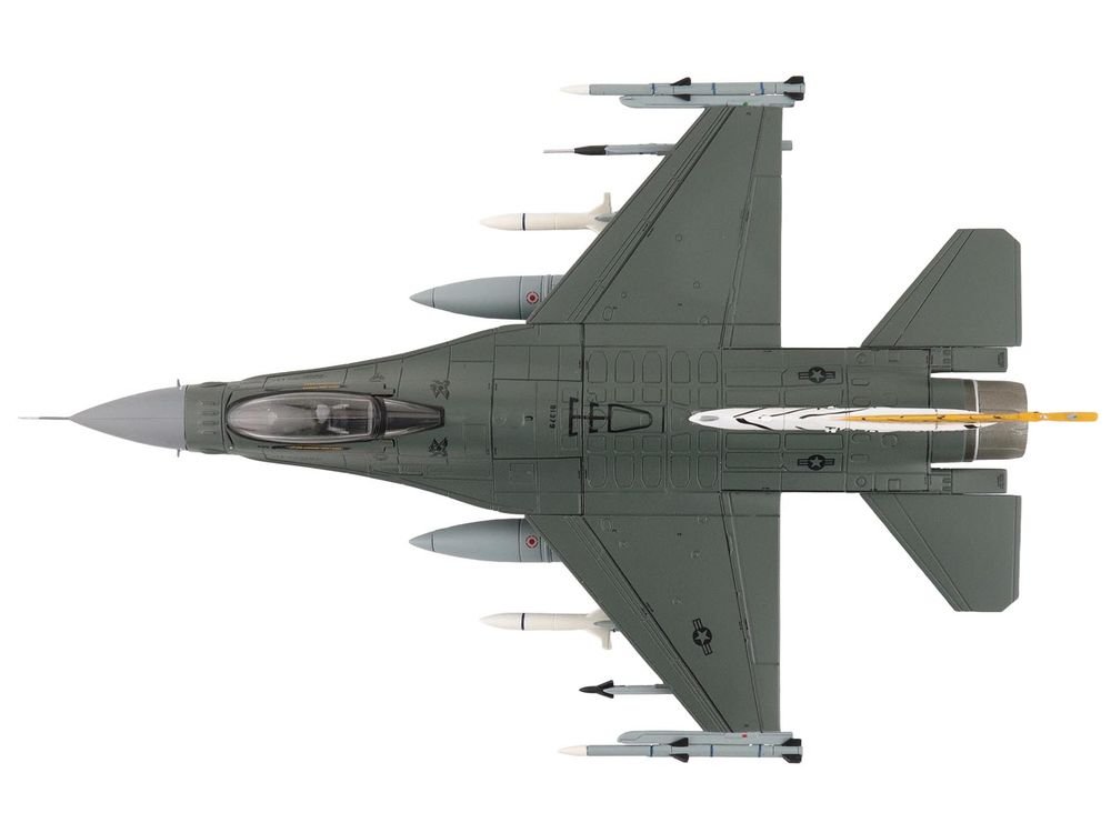 Lockheed F-16CM Fighting Falcon Fighter Aircraft "91-0379 Tiger Tiger 1 79th Fighter Squadron Shaw Air Force Base" (2023) United States Air Force "Air Power Series" 1/72 Diecast Model by Hobby Master view 4