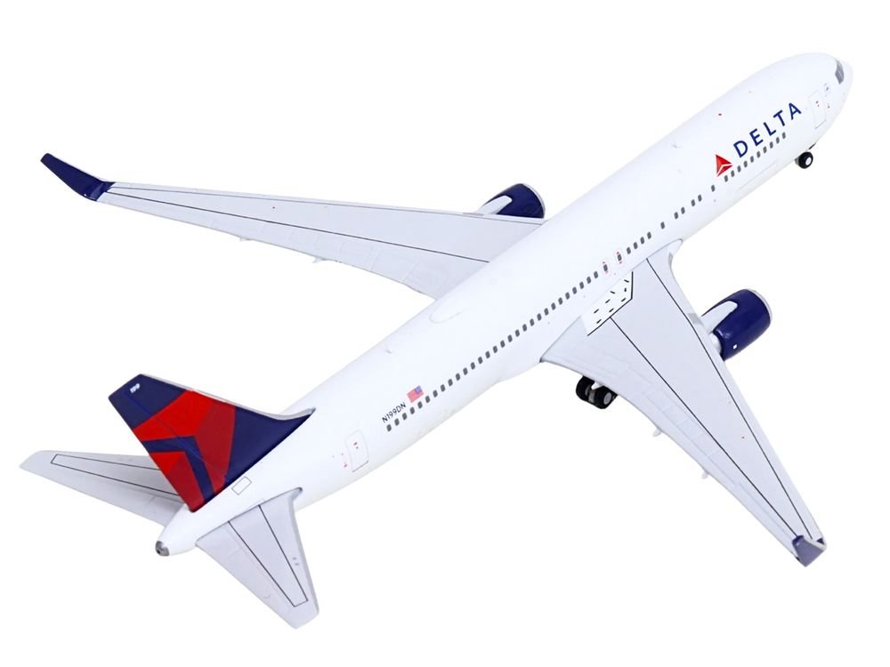 Boeing 767-300ER Commercial Aircraft "Delta Air Lines" (N199DN) White with Red and Blue Tail 1/400 Diecast Model by GeminiJets view 3
