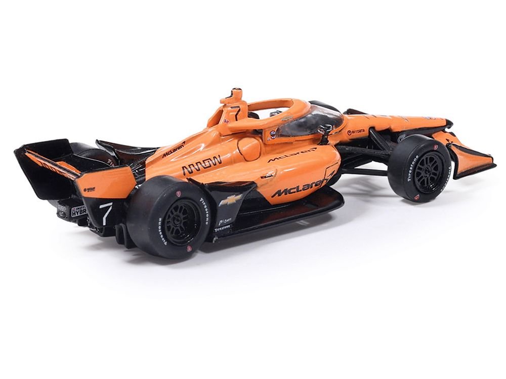 Dallara IndyCar #7 Christian Lundgaard "McLaren" Arrow McLaren IndyCar Team (Road Course Configuration) "NTT IndyCar Series" (2026) 1/64 Diecast Model by IXO Models view 3