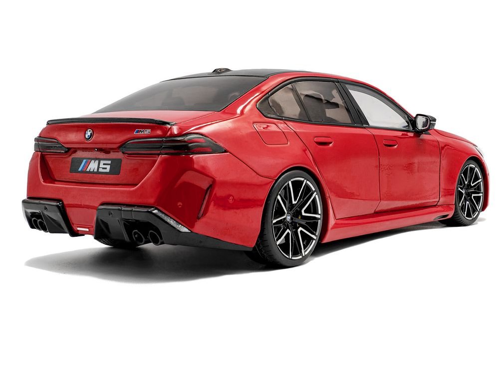 2025 BMW M5 Fire Red with Black Top 1/18 Diecast Model Car by Solido view 4