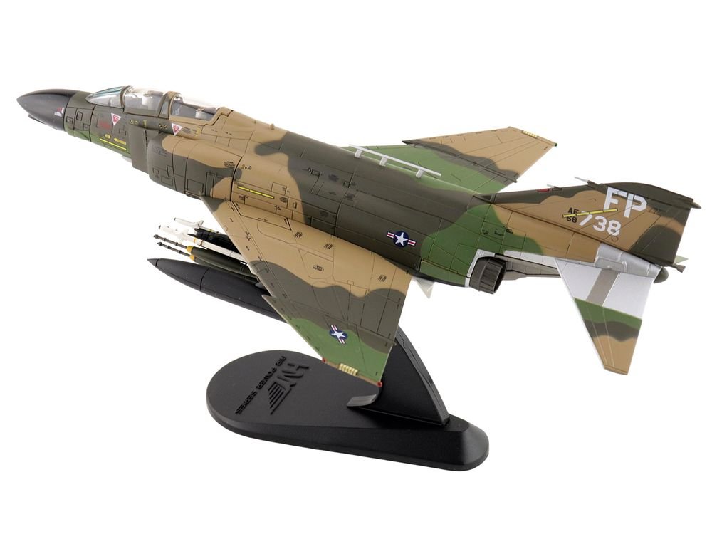 McDonnell Douglas F-4D Phantom II Fighter-Bomber Aircraft "66-8738 Night Owl 497th TFS Ubon RTAFB Thailand" (1972) United States Air Force "Air Power Series" 1/72 Diecast Model by Hobby Master view 5