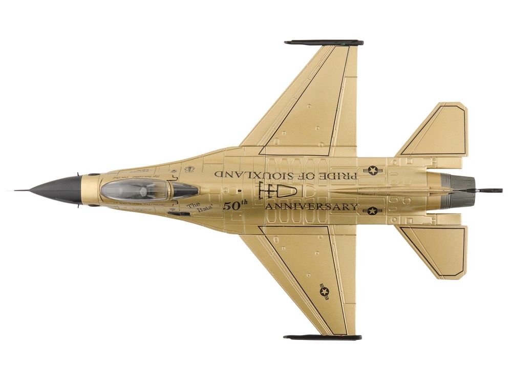 Lockheed F-16A Fighting Falcon Fighter Aircraft "85-1565 Golden Bat Viper 185 ARW Iowa ANG Squadron 50th Anniversary" (2022) United States Air Force "Air Power Series" 1/72 Diecast Model by Hobby Master view 3