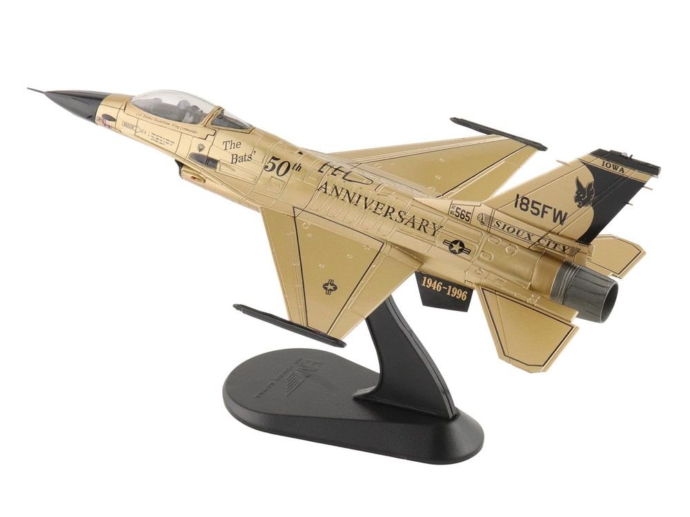 Lockheed F-16A Fighting Falcon Fighter Aircraft "85-1565 Golden Bat Viper 185 ARW Iowa ANG Squadron 50th Anniversary" (2022) United States Air Force "Air Power Series" 1/72 Diecast Model by Hobby Master view 5