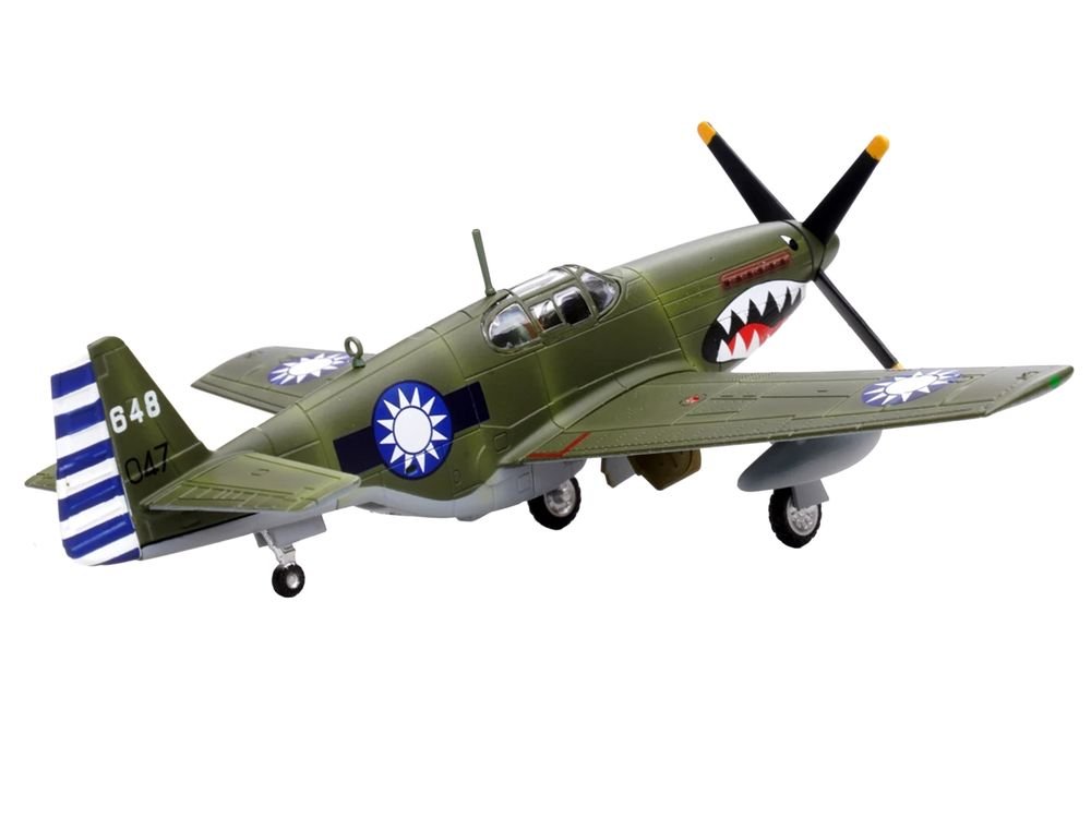 North American P-51C Mustang Aircraft "648 No.32 Squadron" (1945) Chinese Air Force 1/72 Diecast Model Airplane by Legion view 3