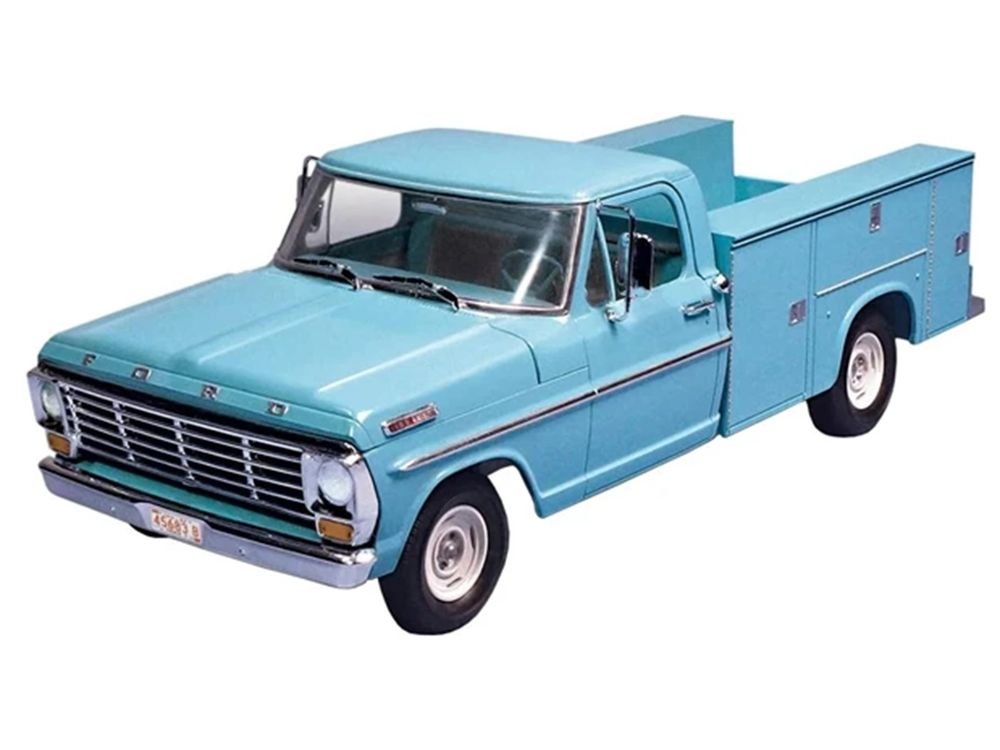 Skill 3 Model Kit 1967 Ford F100 Service Bed Pickup Truck 1/25 Scale Model by Moebius view 2
