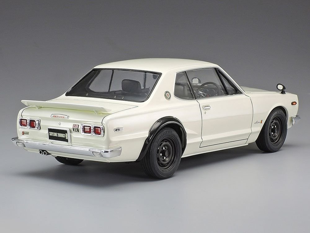 Model Kit Nissan Skyline 2000 GT-R 1/24 Scale Model by Tamiya view 4