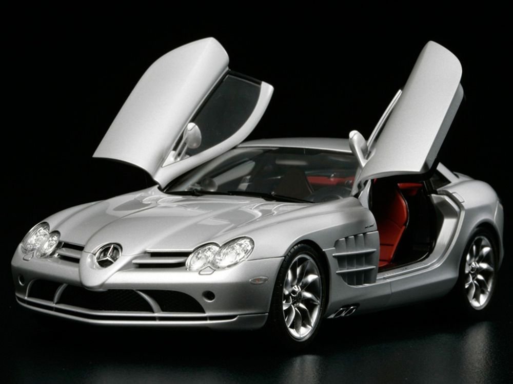 Model Kit Mercedes-Benz SLR McLaren 1/24 Scale Model by Tamiya view 2