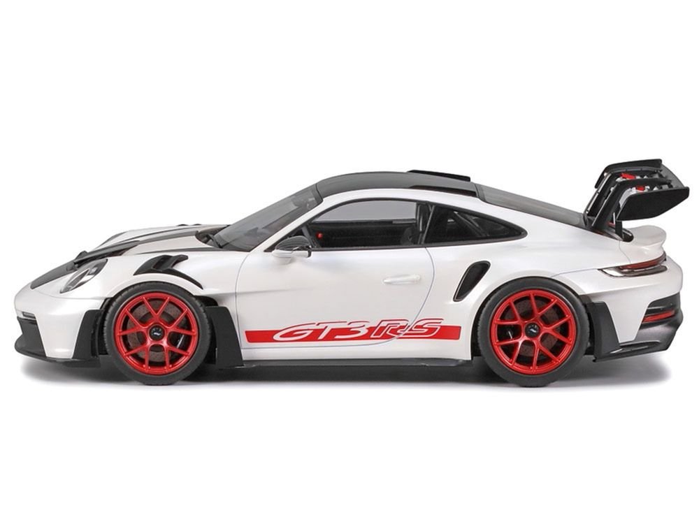 Model Kit Porsche 911 GT3 RS (992) 1/24 Scale Model by Tamiya view 5