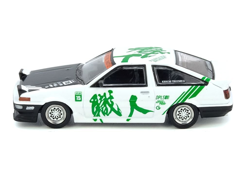 Toyota Sprinter Trueno (AE86) RHD (Right Hand Drive) #15 "Keiichi Tsuchiya" White with Green Graphics 1/64 Diecast Model Car by Inno Models view 2