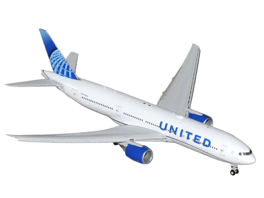 Boeing 777-200ER Commercial Aircraft with Flaps Down "United Airlines" (N798UA) White with Blue Tail "Gemini 200" Series 1/200 Diecast Model by GeminiJets view 2
